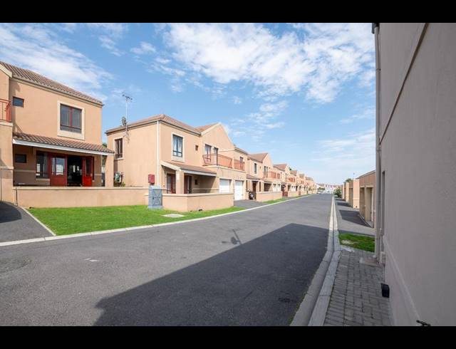 2 BEDROOM DUPLEX FOR SALE IN NORMANDIE